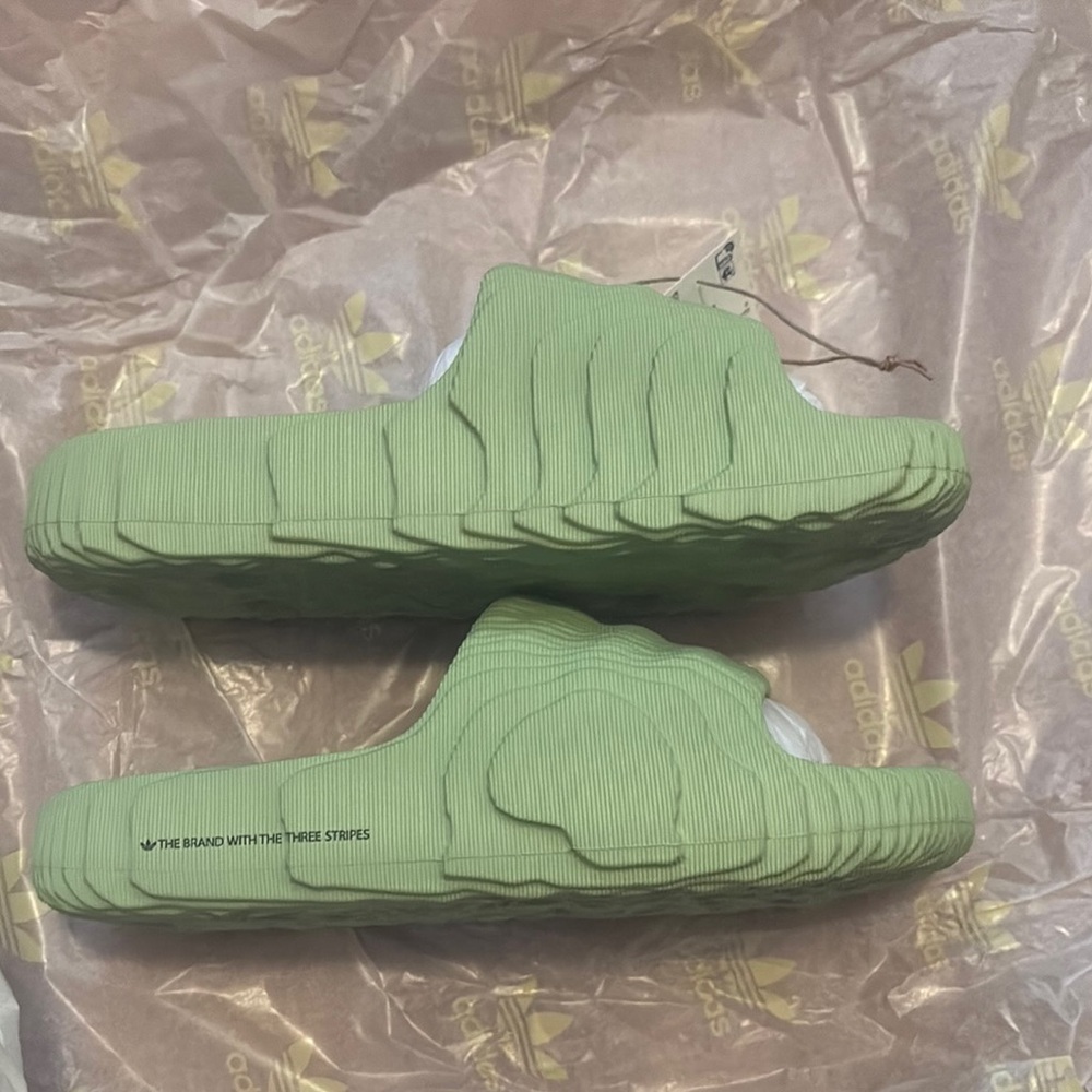 Adidas Mens Adilette 22 Slides - Picture 3 of 5